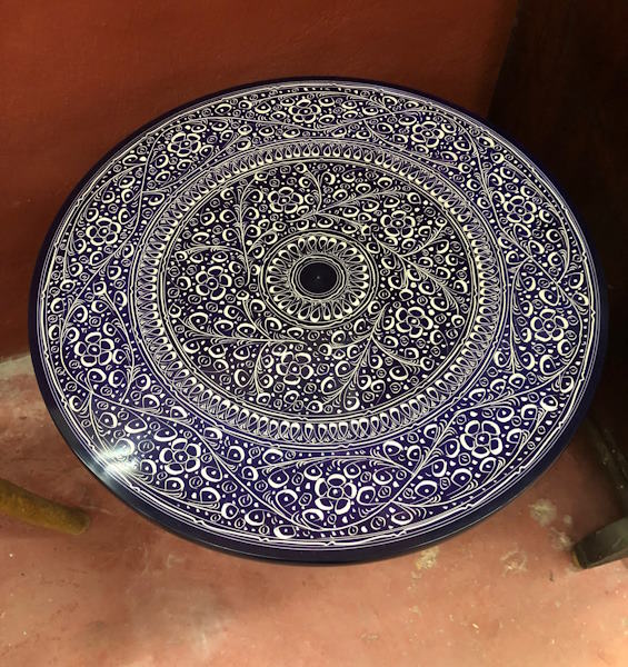 Mesa pintada a mano  color violeta